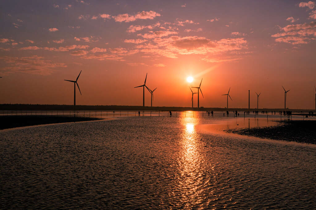 Sunset Scenery at Gaomei Wetlands. (Photo / Courtesy of Taichung City Tourism and Travel Bureau)